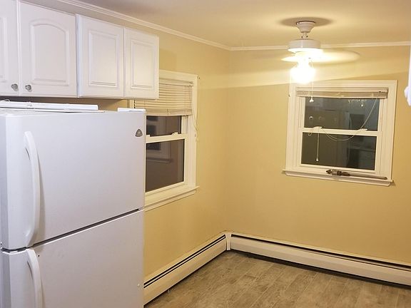 5th image of 221 Clement Ave #2