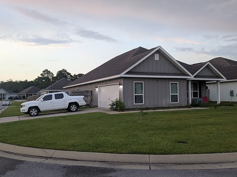 12514 Windsor Dr — Photo 1
