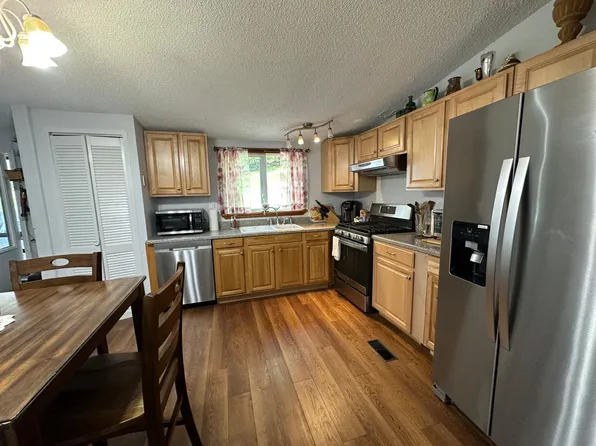 168 Sunnyside Ln, Red Hook, NY 12571