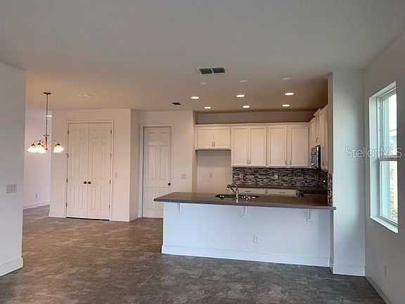 5th image of 4901 Blanche Ct