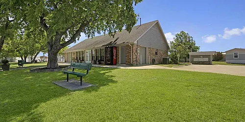 1001 Hummingbird Dr Photo 1