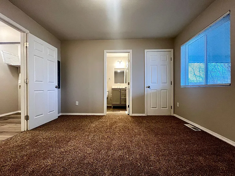 1320 S 13th Ave — Photo 18