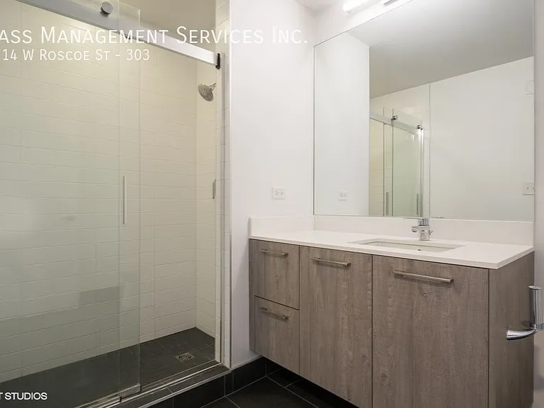 Centrum Lakeview — Photo 21