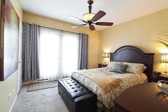 5th image of 942 N Wood St APT 2