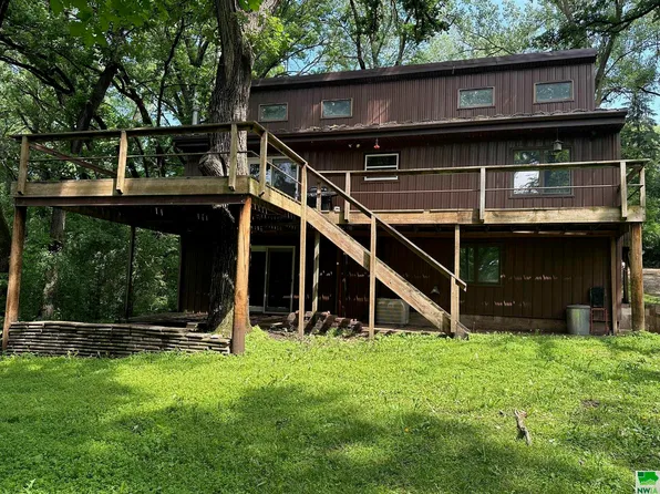 1211 W Main St, Cherokee, IA 51012