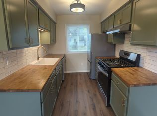 121 S 71st St, Milwaukee, WI 53214