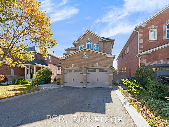 2nd image of 10 Baccarat Cres