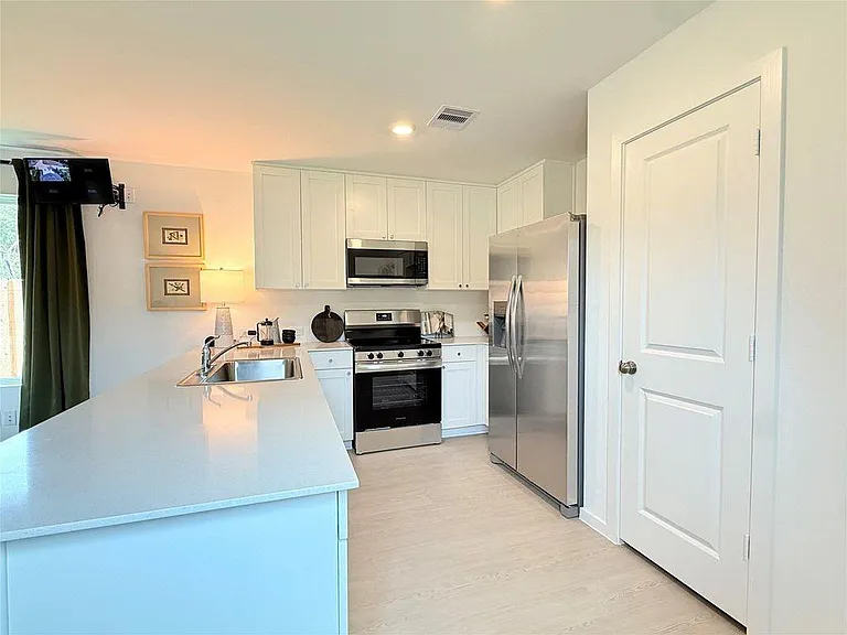 3606 Duplet Ave — Photo 3