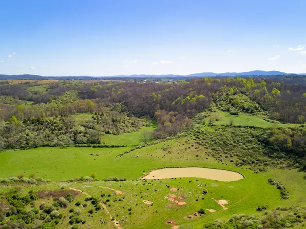 Davis Stuart Rd, Lewisburg, WV 24901