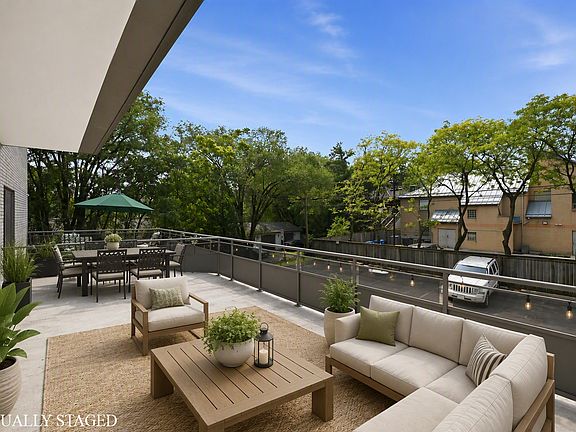 4th image of 76 Aikman Ave #303