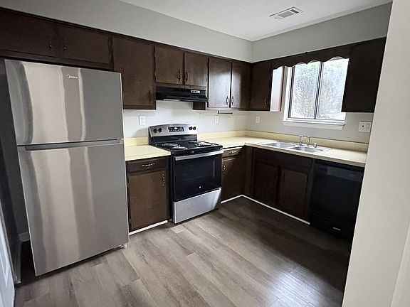3rd image of 427 Harrodswood Rd #3