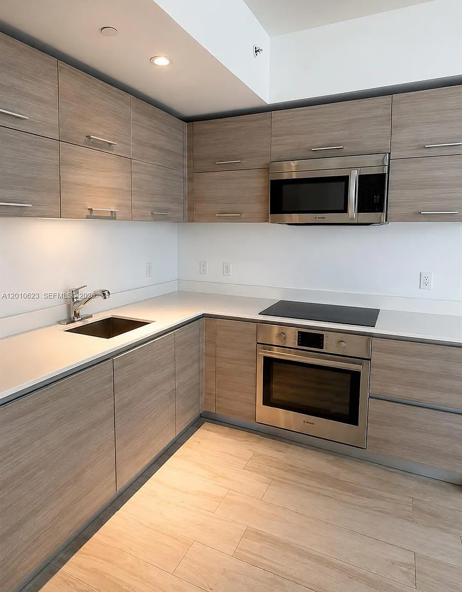 1300 S Miami Avenue Condo — Photo 2