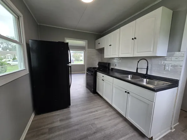 7518 Birch Ave, Hammond, IN 46324