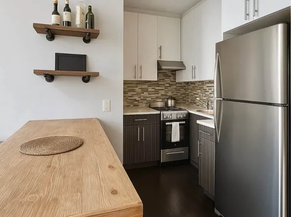 682 Bushwick Avenue image 5 of 7