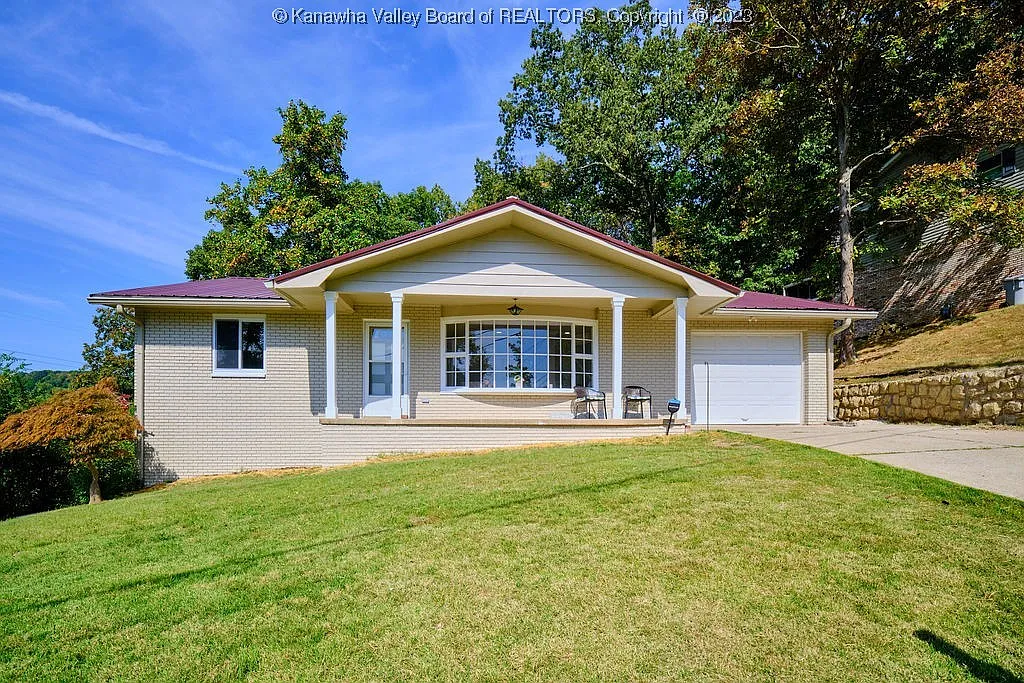 113 Brentwood Rd photo 1