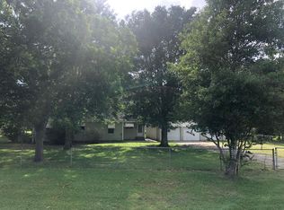 805 Davis Ave, Anahuac, TX 77514