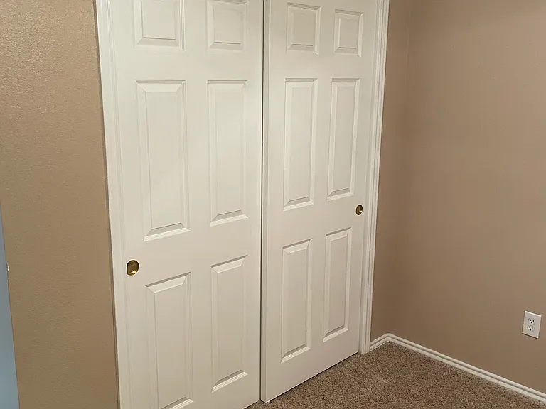 220 E Creekview Dr — Photo 21