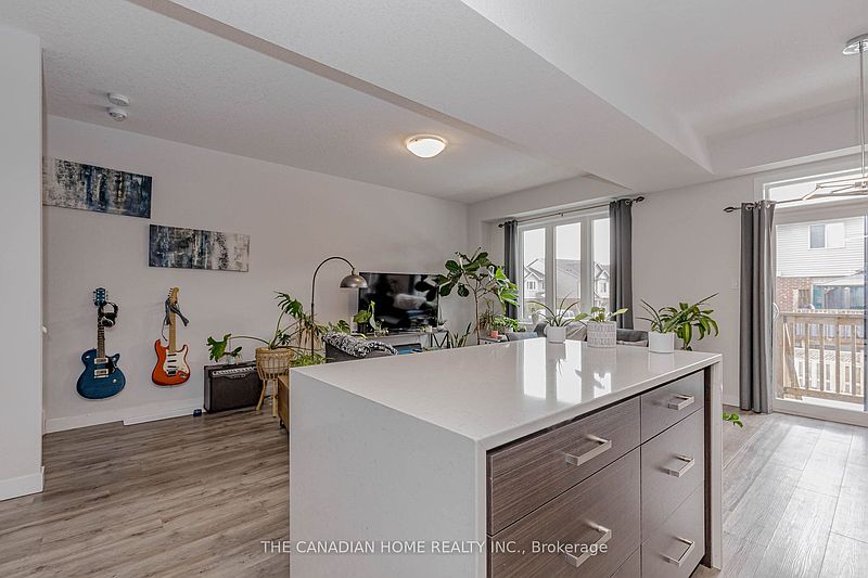 London Townhouse for rent - 3 Bedrooms — photo 18