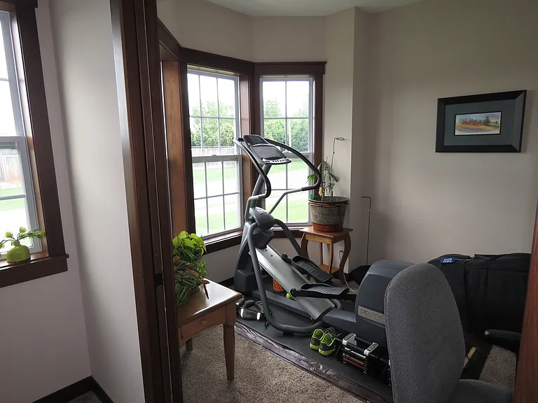 2435 Foxglove Cir — Photo 6