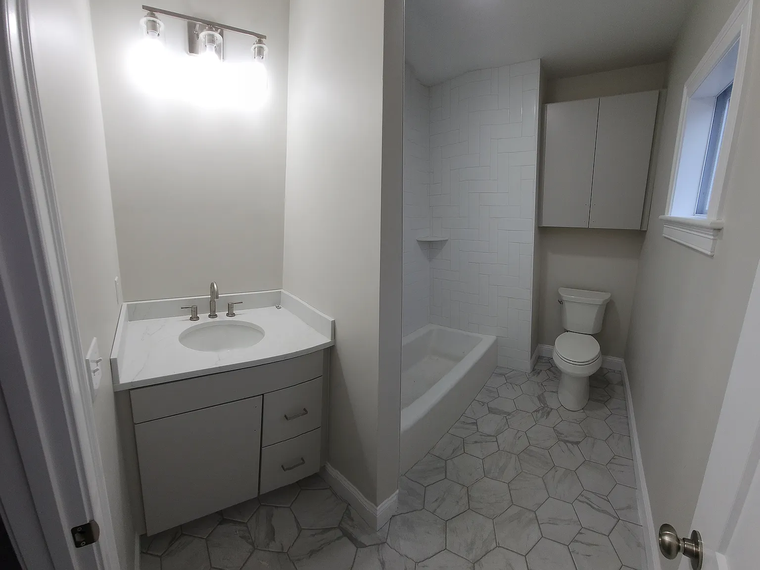 2 bed, 800 sqft, $1,650 — Photo 2