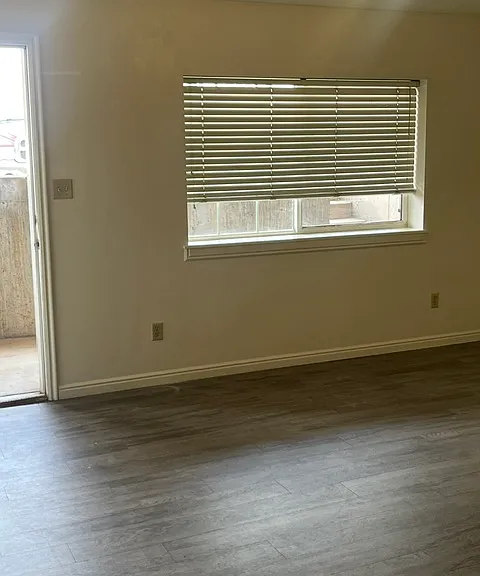1642 W Harding Ave — Photo 8