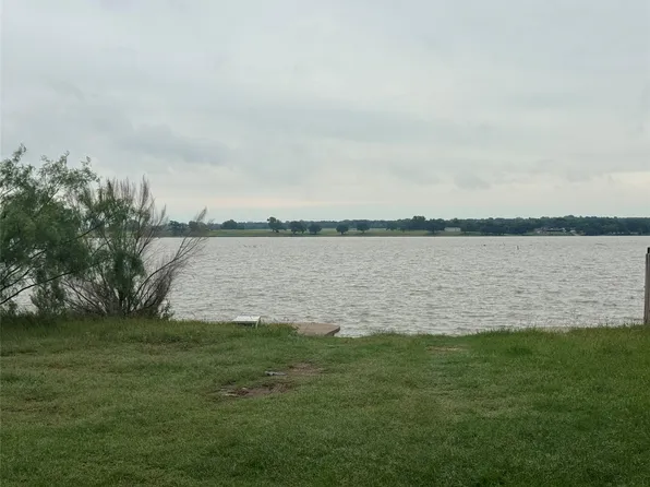 2815 E Briarwood St, Granbury, TX 76048
