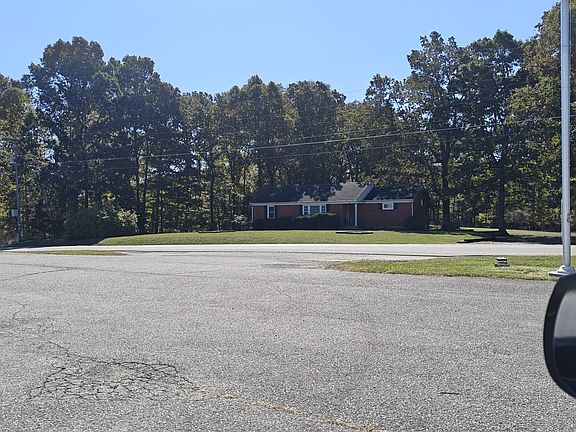 2nd image of 150 Sylvis Rd