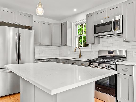 4th image of 43 Franklin Ave #2