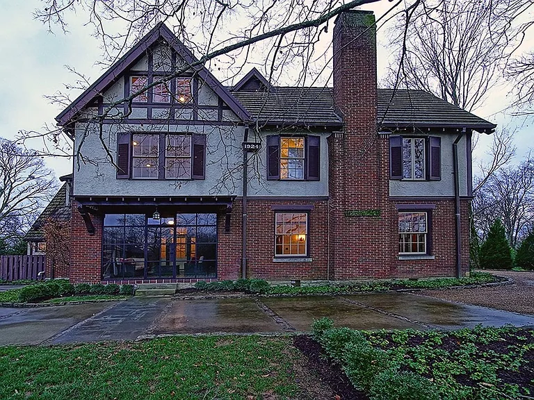 3944 Woodlawn Dr — Photo 38