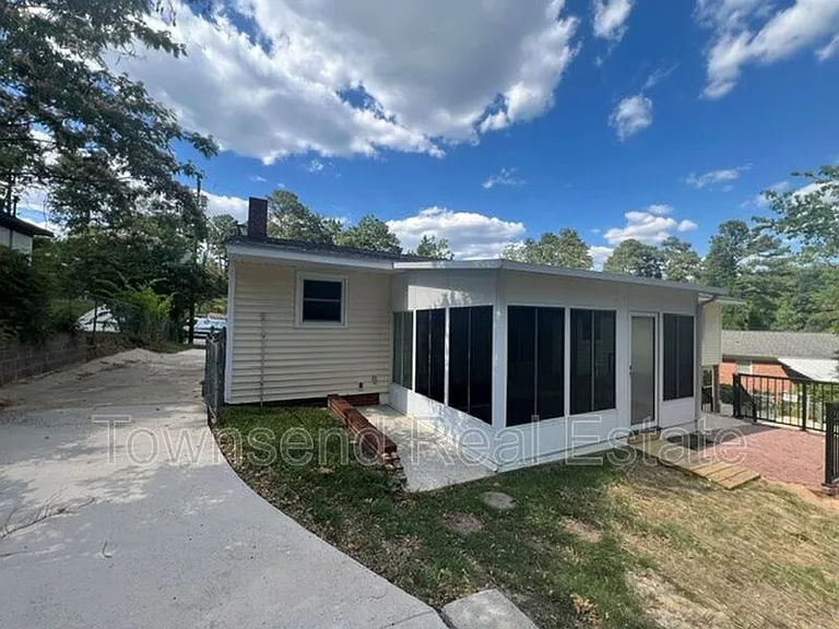 1905 McPherson Ave — Photo 26