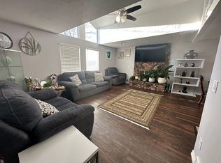 7063 S Pepperidge Cir, Midvale, UT 84047