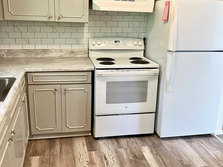 KITCHEN ...NEW BACKSPLASH AND SINK