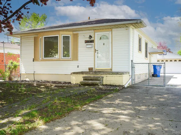 4620 Dudley St, Dearborn Heights, MI 48125