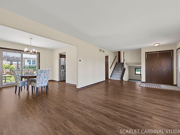 4th image of 20W481 Cobb Dr