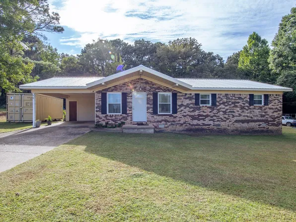 10 Hardy Rd, Crump, TN 38310