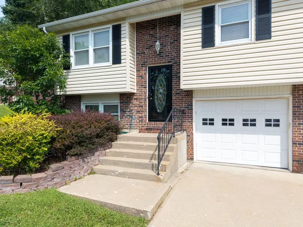 1751 W Crockett Dr, Columbia, MO 65203