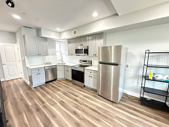 3rd image of 2128 N 9th St Floor 2
