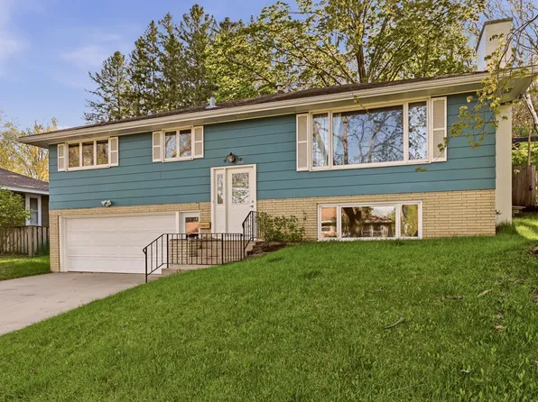 2332 11th Ave NW, Rochester, MN 55901