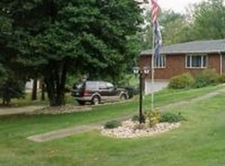 4 Farmview Dr, Uniontown, PA