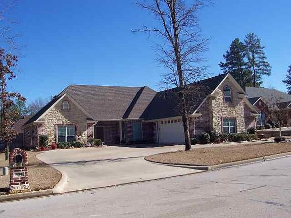 2nd image of 104 Willow Brook Dr