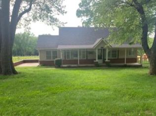 420 Dickinson Rd, Independence, MO 64050