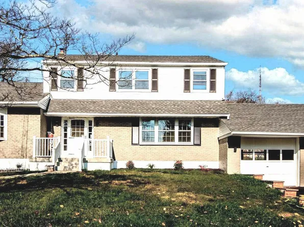20 Walnut St, Newtown Square, PA 19073