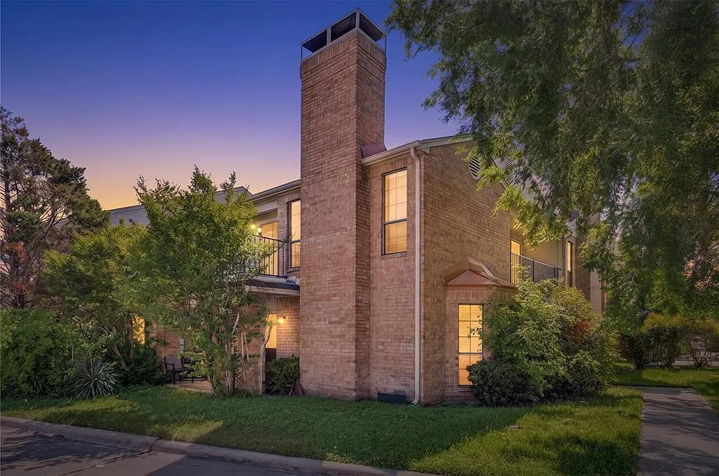 2 bed, 929 sqft, $1,500 — Photo 1
