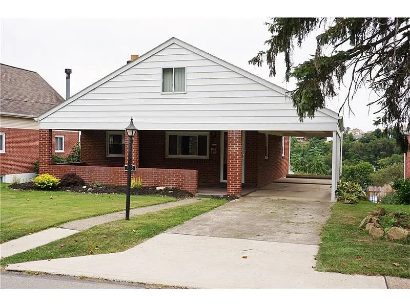 406 Mary St photo 1