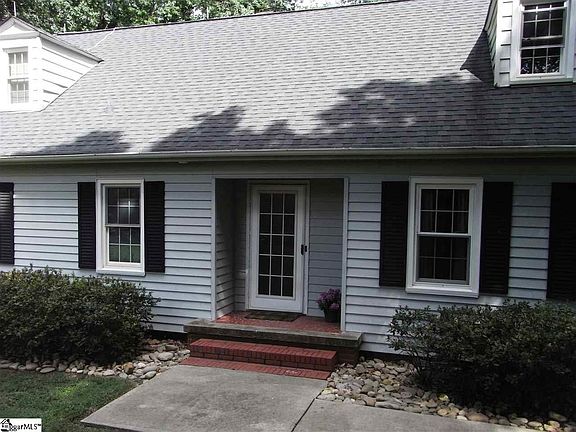 3rd image of 208 Brookwood Dr