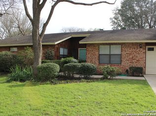 516 Arlington St, Seguin, TX 78155