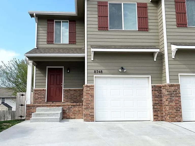 8748 E Harry Ct — Photo 1