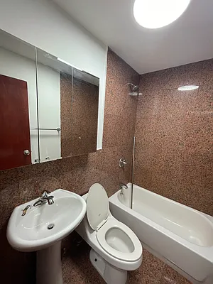 Rented by Bond New York | media 26