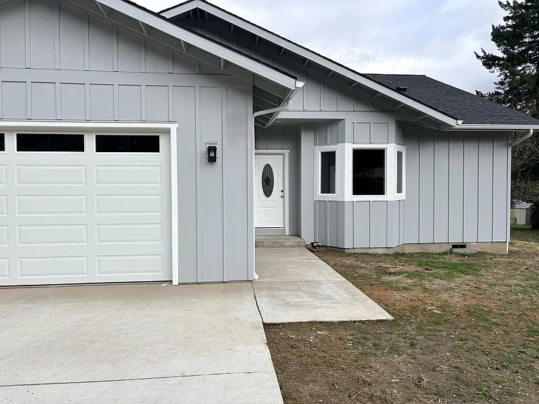 392 Brooks Rd — Photo 1