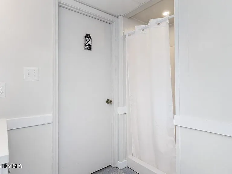 7403 Canal Ct #B — Photo 11